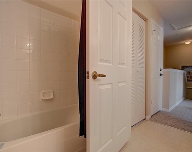 4003 San Sabastian Drive - Photo Thumbnail 7