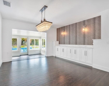 812 East Boulevard - Photo Thumbnail 16