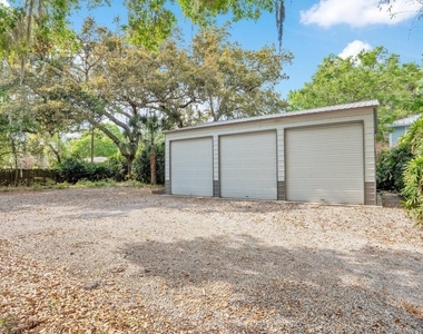 812 East Boulevard - Photo Thumbnail 62