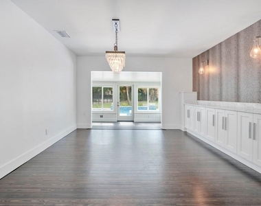 812 East Boulevard - Photo Thumbnail 17