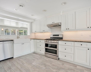 812 East Boulevard - Photo Thumbnail 31