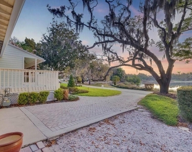812 East Boulevard - Photo Thumbnail 79