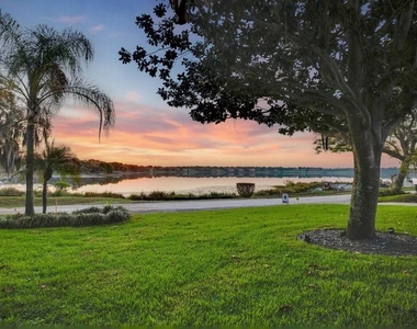 812 East Boulevard - Photo Thumbnail 2