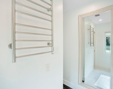 812 East Boulevard - Photo Thumbnail 40