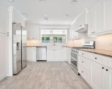 812 East Boulevard - Photo Thumbnail 29