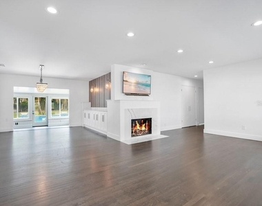 812 East Boulevard - Photo Thumbnail 5