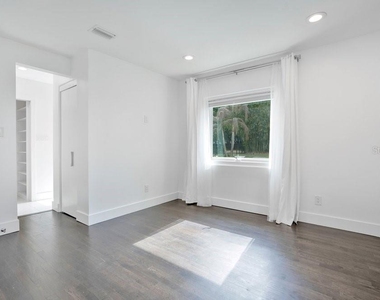 812 East Boulevard - Photo Thumbnail 34