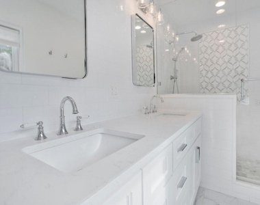 812 East Boulevard - Photo Thumbnail 37