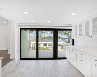 812 East Boulevard - Photo Thumbnail 26