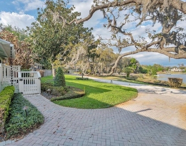 812 East Boulevard - Photo Thumbnail 76