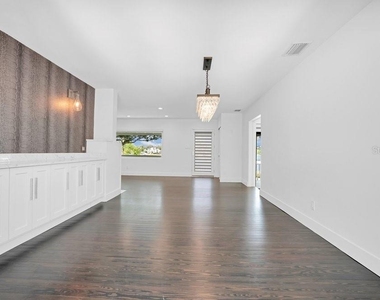 812 East Boulevard - Photo Thumbnail 19
