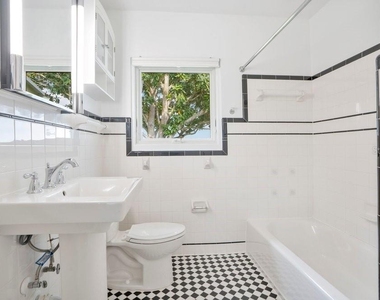 812 East Boulevard - Photo Thumbnail 44