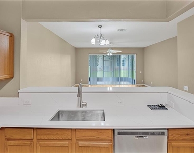 6292 Twain Street - Photo Thumbnail 7