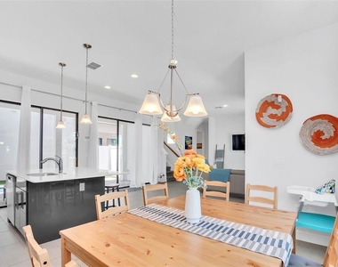 407 Villa Domani Way - Photo Thumbnail 9
