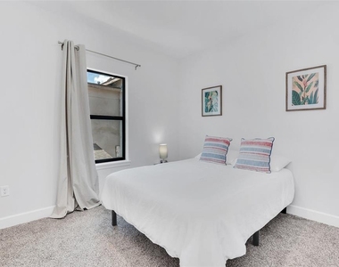 407 Villa Domani Way - Photo Thumbnail 19