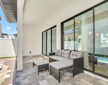 407 Villa Domani Way - Photo Thumbnail 23