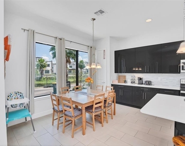 407 Villa Domani Way - Photo Thumbnail 7