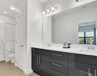 407 Villa Domani Way - Photo Thumbnail 11