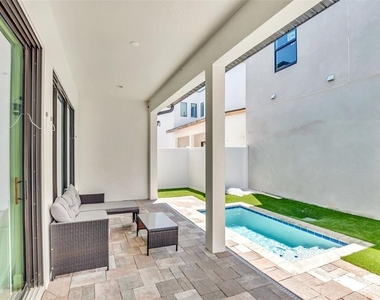 407 Villa Domani Way - Photo Thumbnail 22