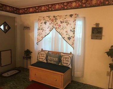 118 Millcreek Drive - Photo Thumbnail 7