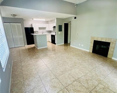 385 Woodside Drive - Photo Thumbnail 5