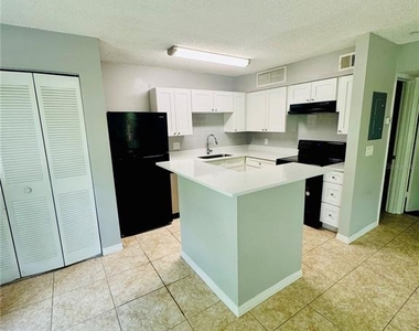 385 Woodside Drive - Photo Thumbnail 9