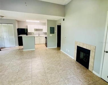 385 Woodside Drive - Photo Thumbnail 6