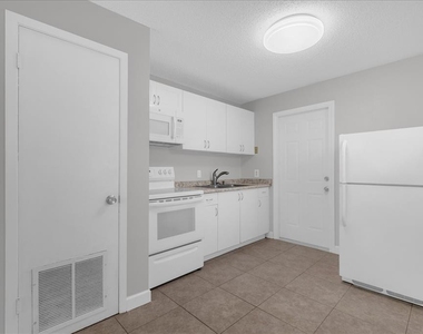 284 Short St - Photo Thumbnail 7