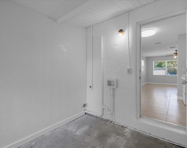 284 Short St - Photo Thumbnail 13