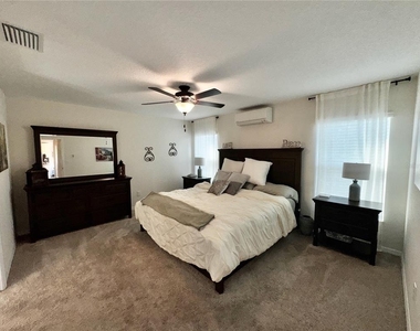 3690 Arlington Ridge Blvd - Photo Thumbnail 2