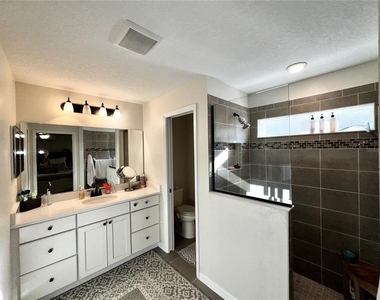 3690 Arlington Ridge Blvd - Photo Thumbnail 3