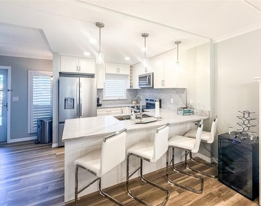 845 Benjamin Franklin Drive - Photo Thumbnail 6