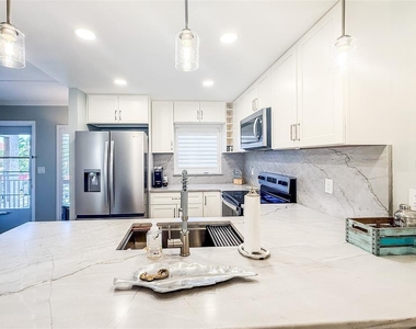 845 Benjamin Franklin Drive - Photo Thumbnail 3