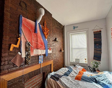 9th Avenue - Photo Thumbnail 9