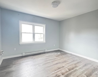 33 Pond Street - Photo Thumbnail 4