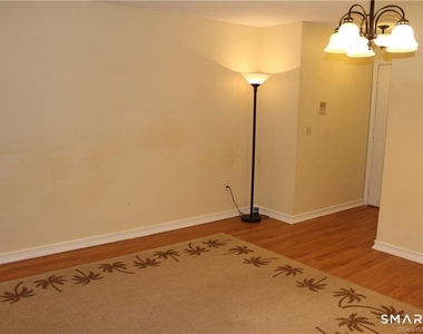 20 Woodsedge Drive - Photo Thumbnail 5