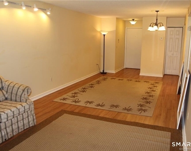 20 Woodsedge Drive - Photo Thumbnail 4