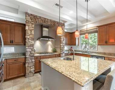1041 Baronet Drive - Photo Thumbnail 11