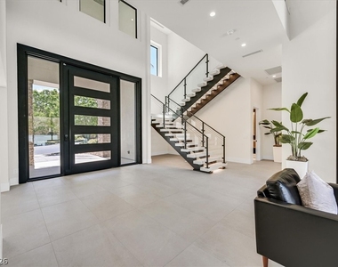 34 Vintage Canyon Street - Photo Thumbnail 2