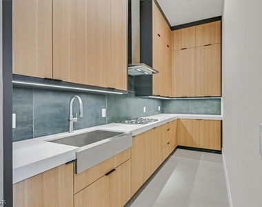 34 Vintage Canyon Street - Photo Thumbnail 14