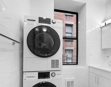 200 West 58th Street - Photo Thumbnail 7