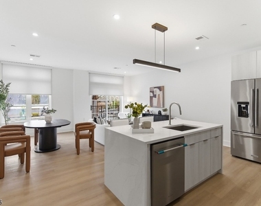 423 South Avenue West - Photo Thumbnail 5