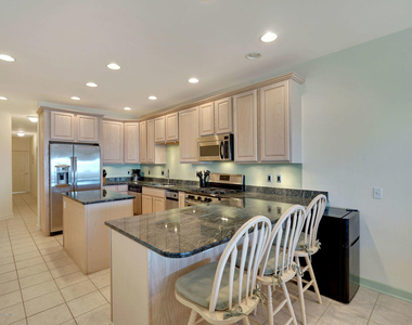 209 Beachfront - Photo Thumbnail 10