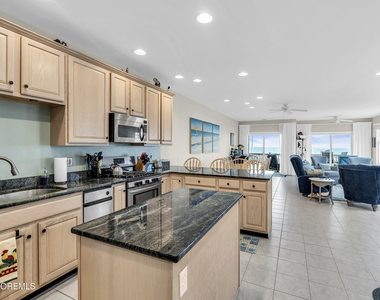 209 Beachfront - Photo Thumbnail 12