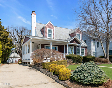 111 Chicago Boulevard - Photo Thumbnail 1