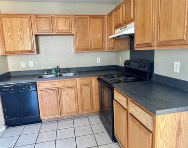 307 Kings Way Drive - Photo Thumbnail 1