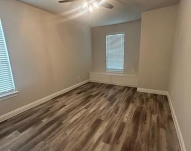 4001 Avion Drive - Photo Thumbnail 19