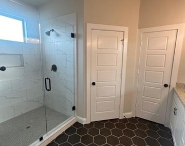 4001 Avion Drive - Photo Thumbnail 17