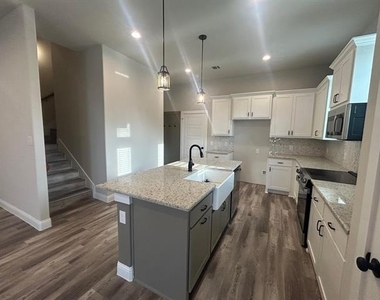 4001 Avion Drive - Photo Thumbnail 6