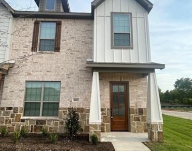 4001 Avion Drive - Photo Thumbnail 3